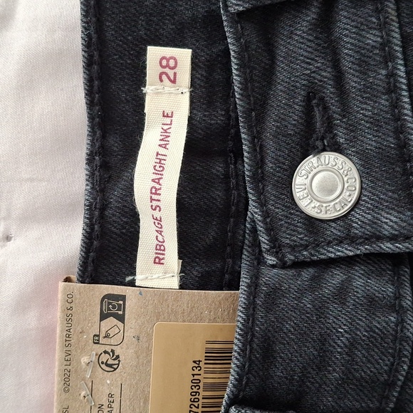 Levi's Ribcage Straight Just a Sec Nwt Sz 28 - Picture 11 of 16